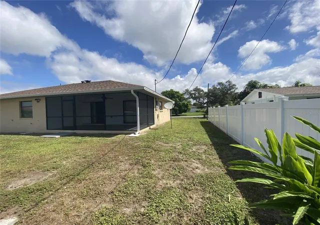 Photo 3 of Single family home for sale at 5050 Lucine Rd, Venice, FL 34293 | MLS# N6145923 | Listing updated on 2026-09-25