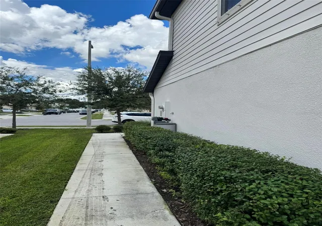 Photo 4 of Townhouse for sale at 5421 Companion Ln, Tampa, FL 33619 | MLS# TB8552050 | Listing updated on 2026-09-25
