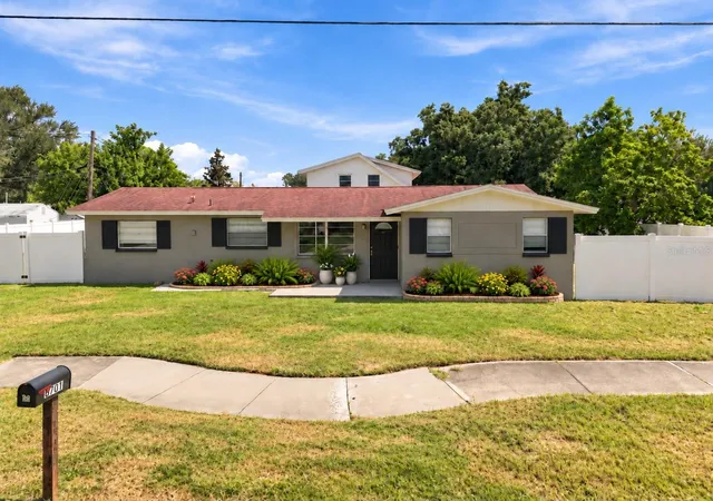 Single family home for sale at 8701 94th Street, SEMINOLE, FL 33777 | MLS# TB8552051