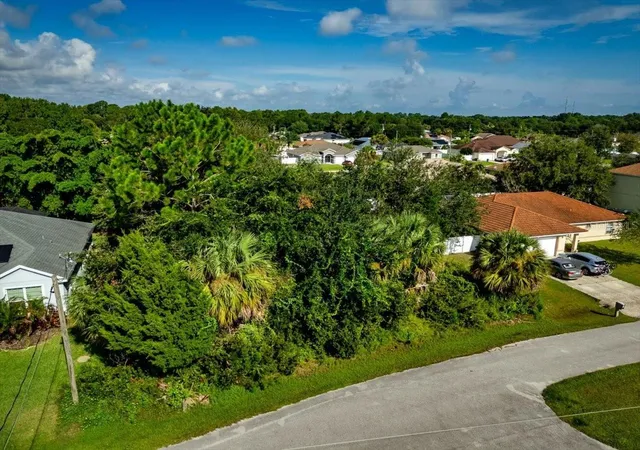Photo 2 of Land for sale at 7 Big Bear Ln, Palm Coast, FL 32137 | MLS# FC321695 | Listing updated on 2026-09-25