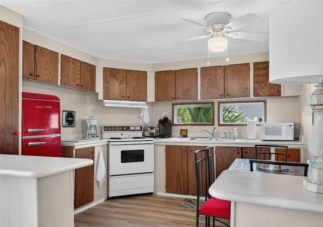 Photo 4 of Manufactured home for sale at 10101 Burnt Store Rd #130, Punta Gorda, FL 33950 | MLS# N6145924 | Listing updated on 2026-09-28