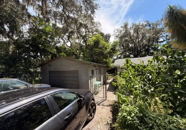 Photo 2 of Single family home for sale at 11615 Grovewood Ave, Thonotosassa, FL 33592 | MLS# TB8552058 | Listing updated on 2026-09-30