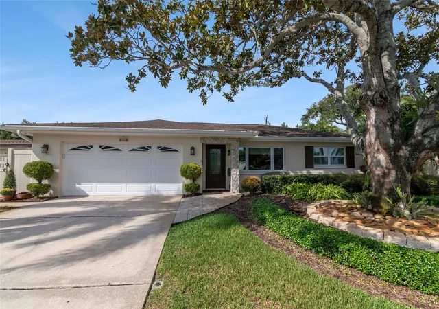 Photo 2 of Single family home for sale at 312 Keating Dr, Largo, FL 33770 | MLS# TB8552059 | Listing updated on 2026-09-30