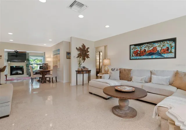Photo 4 of Single family home for sale at 312 Keating Dr, Largo, FL 33770 | MLS# TB8552059 | Listing updated on 2026-09-30