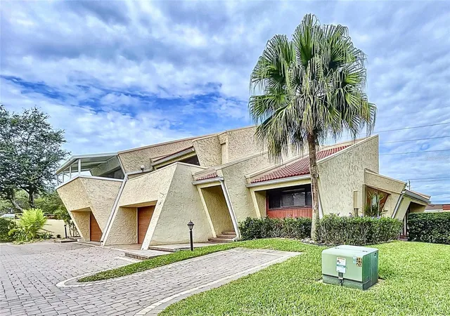 Townhouse for sale at 2 Casarena Ct, WINTER HAVEN, FL 33881 | MLS# B4902381