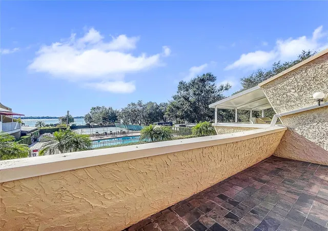 Photo 3 of Townhouse for sale at 2 Casarena Ct, Winter Haven, FL 33881 | MLS# B4902381 | Listing updated on 2026-09-25
