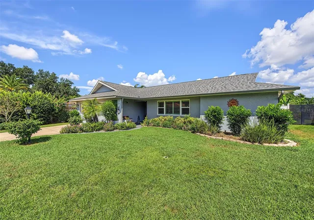 Photo 3 of Single family home for sale at 155 Seaside Ct, Palm Harbor, FL 34684 | MLS# TB8552061 | Listing updated on 2026-09-29