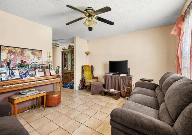 Photo 2 of Single family home for sale at 4365 Trout Dr SE, Saint Petersburg, FL 33705 | MLS# TB8552063 | Listing updated on 2026-10-06
