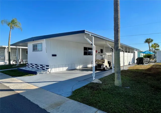 Photo 4 of Manufactured home for sale at 34514 Rose Dr N, Pinellas Park, FL 33781 | MLS# TB8552070 | Listing updated on 2026-09-28