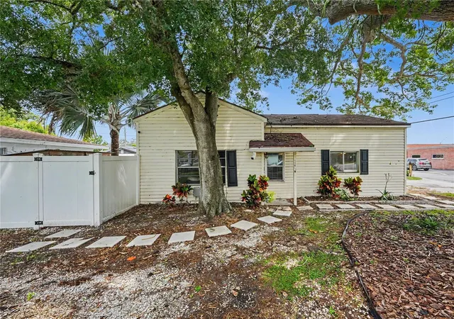 Photo 3 of Multi family home for sale at 116 N Duncan Ave, Clearwater, FL 33755 | MLS# TB8552072 | Listing updated on 2026-10-03