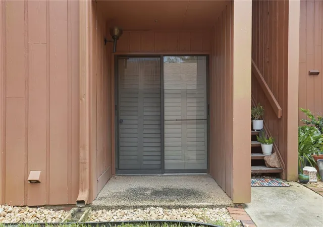 Photo 4 of Condo for sale at 1020 E Michigan St #A, Orlando, FL 32806 | MLS# TB8552077 | Listing updated on 2026-10-05