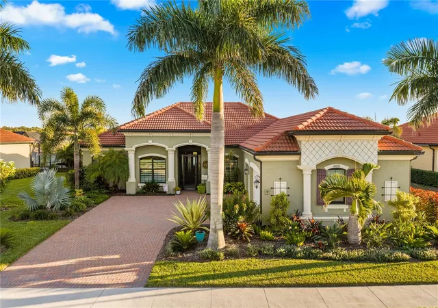 Photo 1 of Single family home for sale at 10733 Tarflower Dr, Venice, FL 34293 | MLS# A4707385 | Listing updated on 2026-10-20