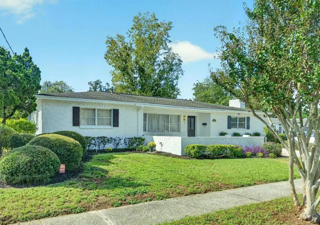 Photo 1 of Single family home for sale at 521 S Larry Cir, Brandon, FL 33511 | MLS# TB8552085 | Listing updated on 2026-10-13