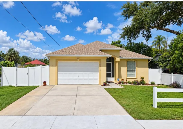 Photo 1 of Single family home for sale at 4515 46th Avenue N, Saint Petersburg, FL 33714 | MLS# TB8552088 | Listing updated on 2026-10-02