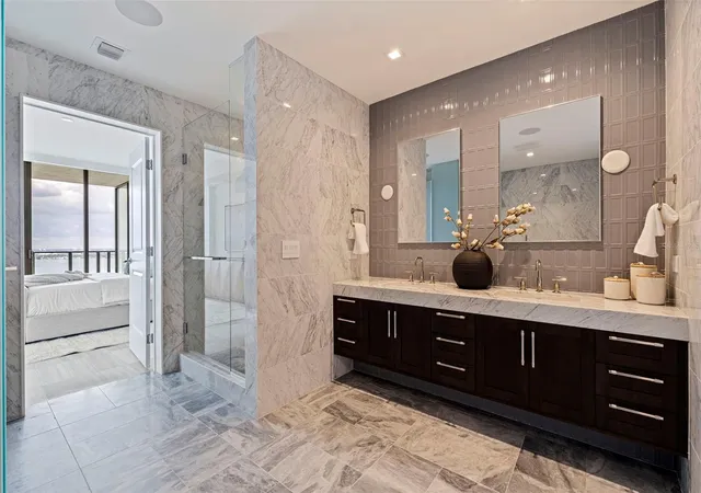 Photo 4 of Condo for sale at 3015 S Ysabella Ave #2401, Tampa, FL 33629 | MLS# TB8552099 | Listing updated on 2026-10-01