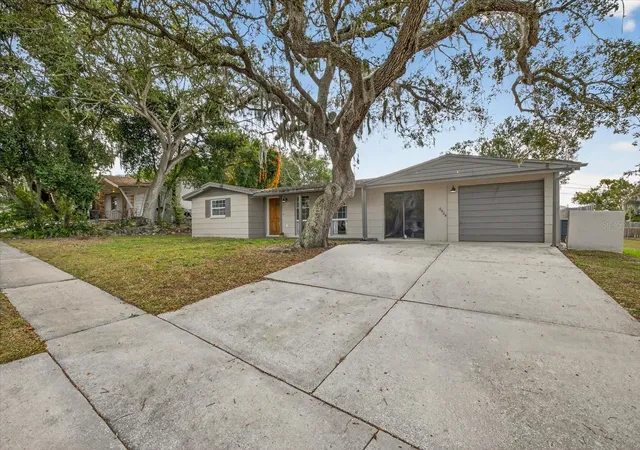 Photo 2 of Single family home for sale at 5404 Front Dr, Holiday, FL 34690 | MLS# TB8552102 | Listing updated on 2026-10-01