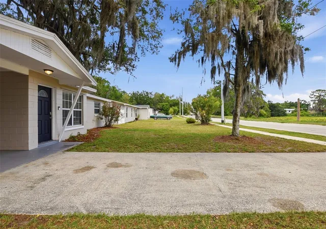 Photo 2 of Single family home for sale at 1317 Braebury Dr, Leesburg, FL 34748 | MLS# O6444738 | Listing updated on 2026-09-28