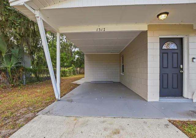 Photo 3 of Single family home for sale at 1317 Braebury Dr, Leesburg, FL 34748 | MLS# O6444738 | Listing updated on 2026-09-28