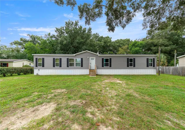 Manufactured home for sale at 10838 SE 129th Lane, BELLEVIEW, FL 34420 | MLS# OM732877