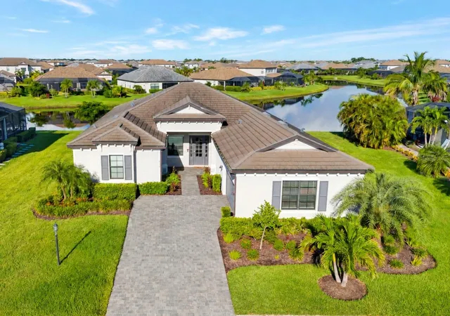 Photo 1 of Single family home for sale at 4914 Lighthouse Bay Ln, Bradenton, FL 34211 | MLS# A4707388 | Listing updated on 2026-10-11
