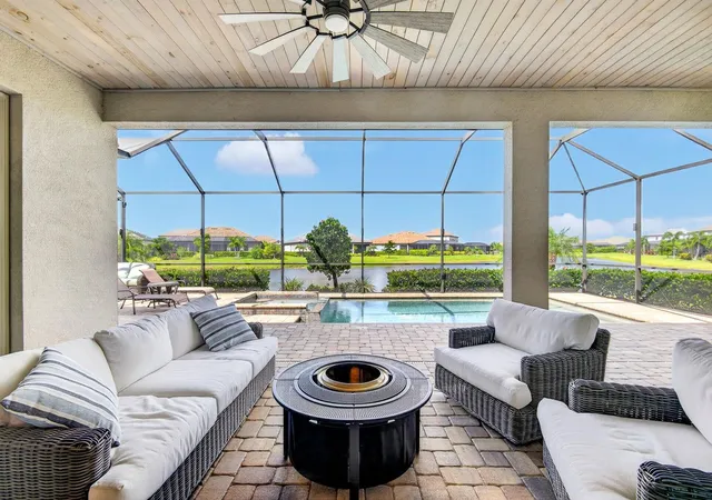 Photo 4 of Single family home for sale at 4914 Lighthouse Bay Ln, Bradenton, FL 34211 | MLS# A4707388 | Listing updated on 2026-10-11