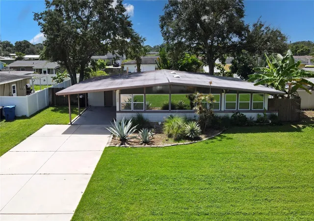 Photo 4 of Single family home for sale at 1100 76th Avenue N, Saint Petersburg, FL 33702 | MLS# TB8552104 | Listing updated on 2026-10-08