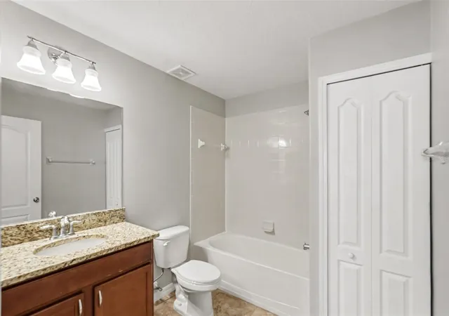 Photo 4 of Single family home for sale at 1817 Harbour Blue St, Ruskin, FL 33570 | MLS# O6444741 | Listing updated on 2026-09-29