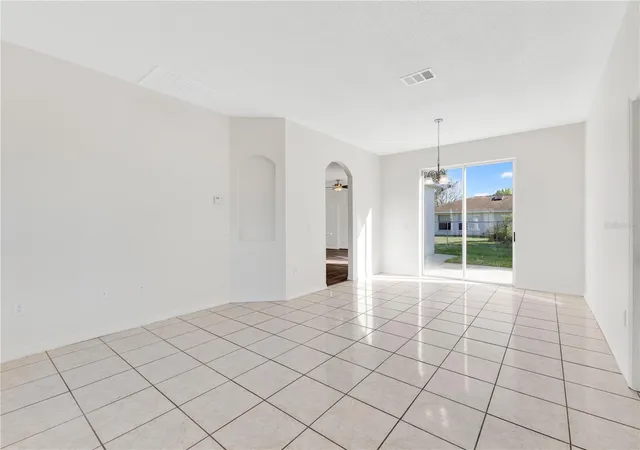Photo 3 of Single family home for sale at 647 Heraldo Ct, Kissimmee, FL 34758 | MLS# O6444742 | Listing updated on 2026-10-09