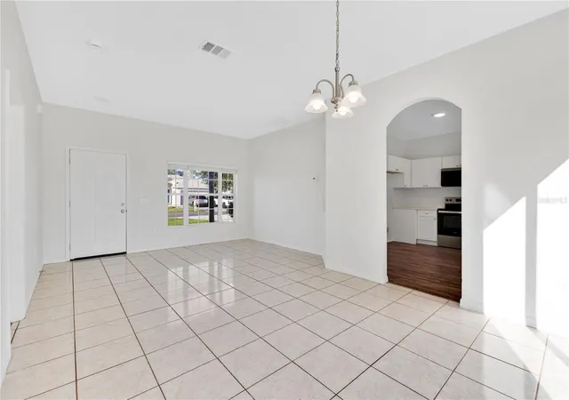 Photo 4 of Single family home for sale at 647 Heraldo Ct, Kissimmee, FL 34758 | MLS# O6444742 | Listing updated on 2026-10-09