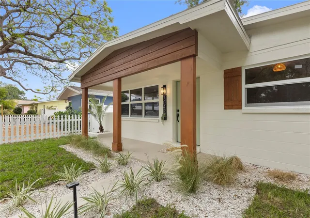 Photo 3 of Single family home for sale at 7042 Dartmouth Ave N, Saint Petersburg, FL 33710 | MLS# TB8552105 | Listing updated on 2026-10-13