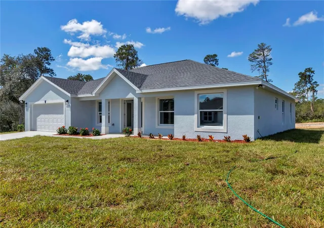 Photo 3 of Single family home for sale at 2225 SW 176th Lane Rd, Ocala, FL 34473 | MLS# OM732878 | Listing updated on 2026-09-26
