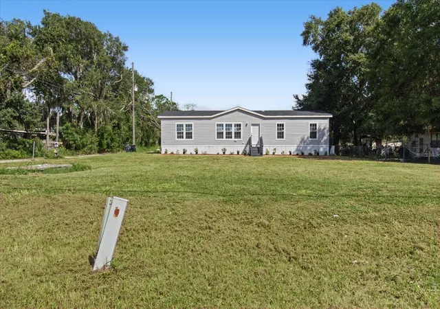 Photo 4 of Manufactured home for sale at 3644 E Johnson Ave, Haines City, FL 33844 | MLS# TB8552112 | Listing updated on 2026-10-06