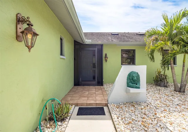 Listing Photo 4 - Condo for sale in building located at 5815/5817 Littlestone Ct, North Fort Myers, FL 33903