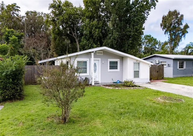 Photo 3 of Single family home for sale at 4324 Elderberry Dr, Orlando, FL 32809 | MLS# O6444765 | Listing updated on 2026-10-06