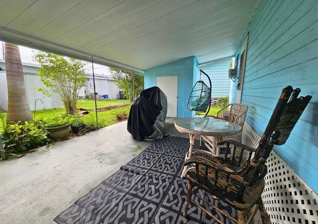 Photo 2 of Manufactured home for sale at 710 49th Avenue Dr W, Bradenton, FL 34207 | MLS# S5158290 | Listing updated on 2026-09-26