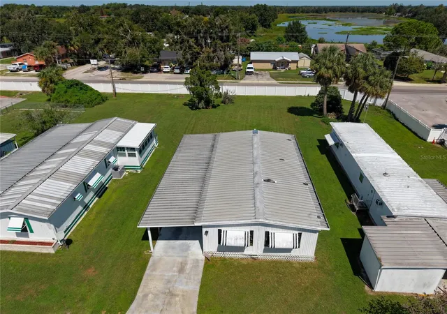 Photo 2 of Manufactured home for sale at 3019 Redbud Ln, Lakeland, FL 33801 | MLS# S5158291 | Listing updated on 2026-09-29