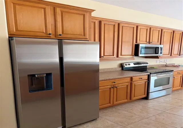 Photo 3 of Single family home for sale at 10 Lakeside Way N, Palm Coast, FL 32137 | MLS# FC321700 | Listing updated on 2026-10-06