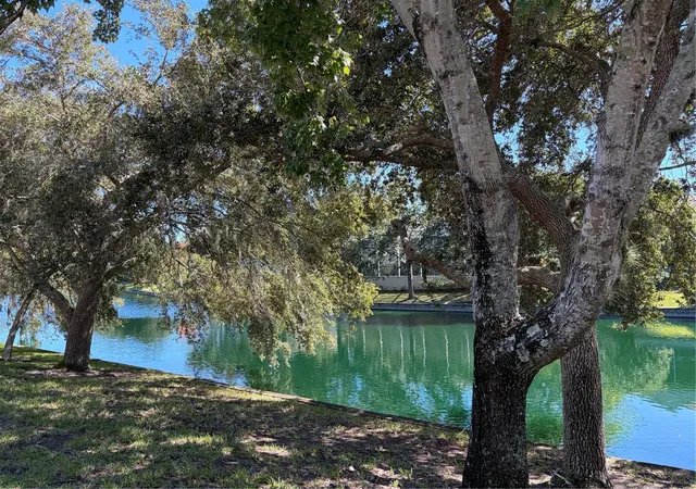 Photo 4 of Single family home for sale at 10 Lakeside Way N, Palm Coast, FL 32137 | MLS# FC321700 | Listing updated on 2026-10-06