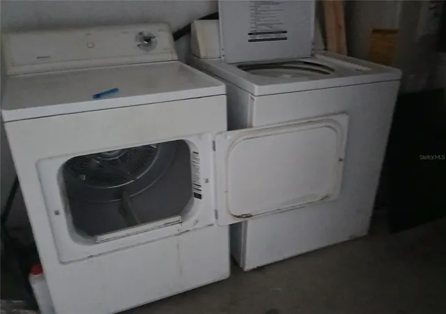 Photo 4 of Single family home for sale at 15 W 16th Street, Apopka, FL 32703 | MLS# W7889830 | Listing updated on 2026-10-02