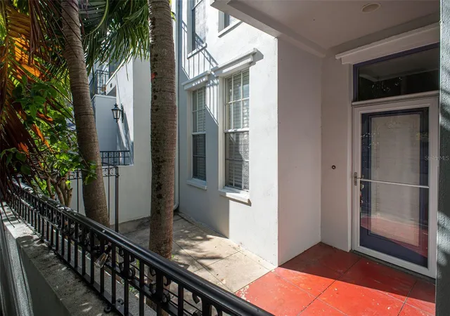 Photo 2 of Townhouse for sale at 660 Delmar Ter S, Saint Petersburg, FL 33701 | MLS# TB8552121 | Listing updated on 2026-10-15
