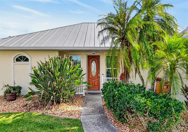 Photo 3 of Single family home for sale at 19245 Palmdale Ct, Port Charlotte, FL 33948 | MLS# C7531211 | Listing updated on 2026-10-16