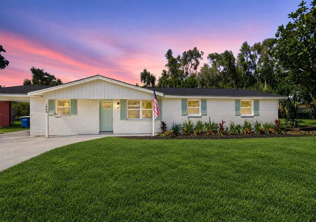 Photo 1 of Single family home for sale at 1954 Skyline Dr, Clearwater, FL 33763 | MLS# TB8552130 | Listing updated on 2026-10-23