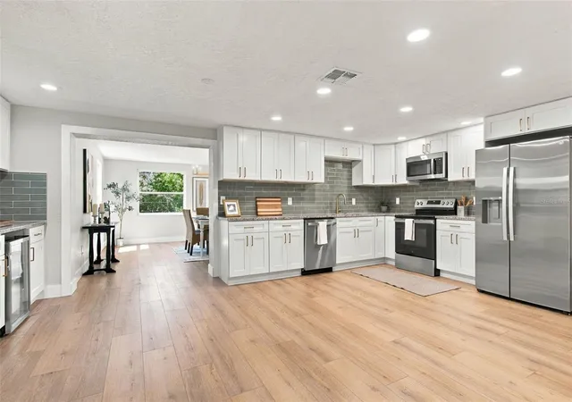 Photo 3 of Single family home for sale at 1954 Skyline Dr, Clearwater, FL 33763 | MLS# TB8552130 | Listing updated on 2026-10-23