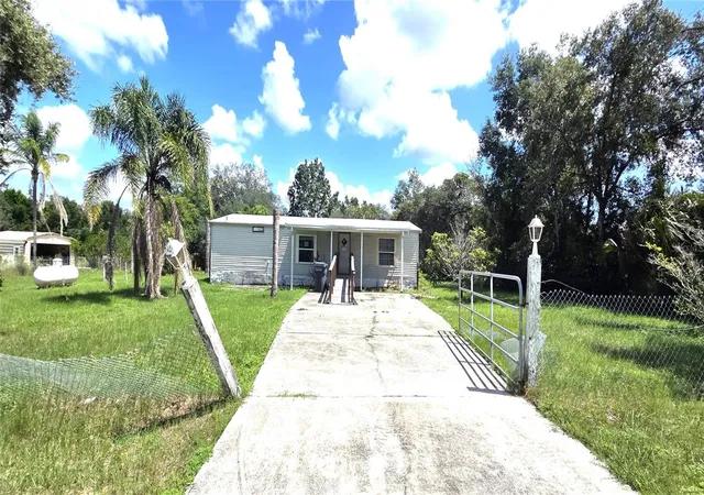 Photo 2 of Manufactured home for sale at 3932 Rolling Hills Ct E #10, Lake Wales, FL 33898 | MLS# L4965345 | Listing updated on 2026-10-23