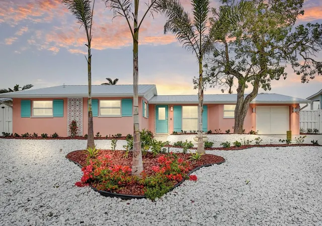 Single family home for sale at 605 Concord Ln, HOLMES BEACH, FL 34217 | MLS# A4707403