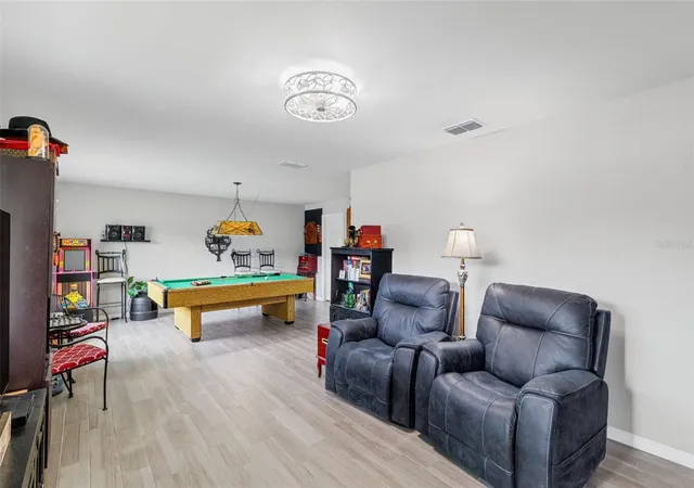 Photo 3 of Single family home for sale at 1107 Jerome Way, Apopka, FL 32703 | MLS# O6444789 | Listing updated on 2026-09-26