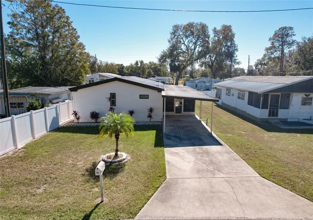 Photo 3 of Manufactured home for sale at 13426 Palm Dr, Astatula, FL 34705 | MLS# G5118261 | Listing updated on 2026-09-26