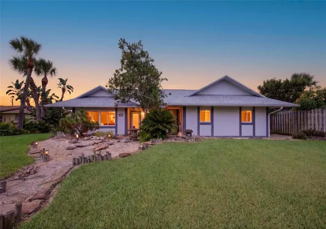 Photo 2 of Sale Pending at 333 Desoto Dr, New Smyrna Beach, FL 32169 | MLS# V4951509 | Listing updated on 2026-09-28