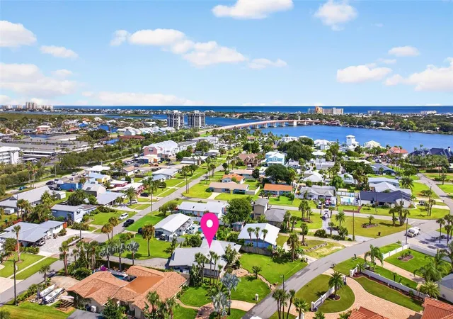 Photo 3 of Sale Pending at 333 Desoto Dr, New Smyrna Beach, FL 32169 | MLS# V4951509 | Listing updated on 2026-09-28