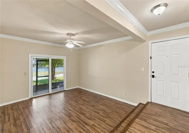 Photo 3 of Condo for sale at 185 N Pearl Lake Cswy #110, Altamonte Springs, FL 32714 | MLS# O6444805 | Listing updated on 2026-09-29